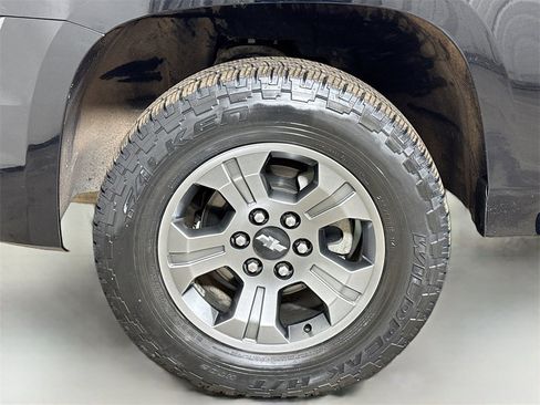 Used 2018 Chevrolet Tahoe LT w/ Off-Road Package image 31