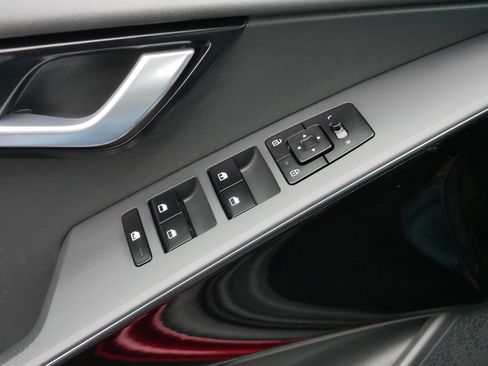 Certified 2023 Kia Niro EX w/ EX Cold Weather Package image 19