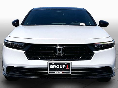 Used 2025 Honda Accord Sport image 3