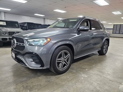 Used 2024 Mercedes-Benz GLE 450e 4MATIC image 4