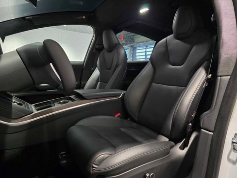 Used 2023 Tesla Model X image 22