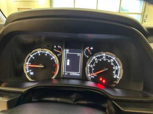 Used 2023 Toyota 4Runner TRD Off-Road Premium w/ Off Road Premium Plus Package AWD/4WD image 27