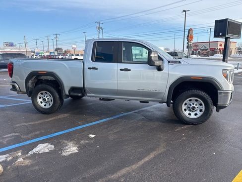 Used 2022 GMC Sierra 2500 Pro w/ Convenience Package image 2