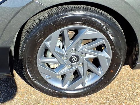 Used 2025 Hyundai Elantra Blue w/ Cargo Package image 9