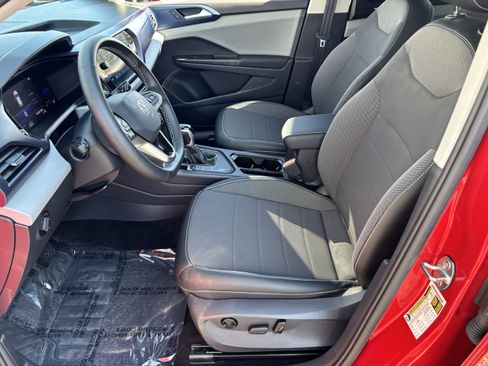 Certified 2022 Volkswagen Taos SE w/ Panoramic Sunroof Package image 18