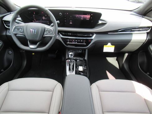 Used 2025 Buick Envista Avenir image 12