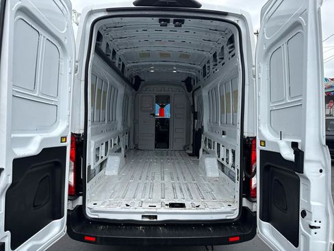 Used 2023 Ford Transit 250 148 High Roof Extended AWD image 5