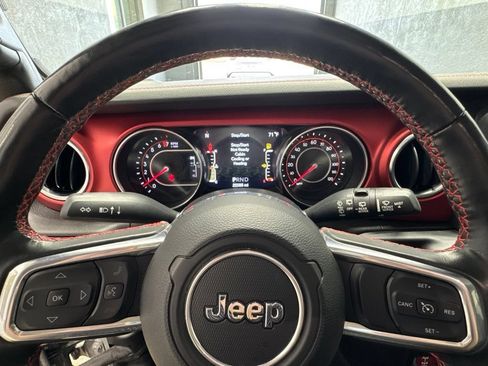 Used 2022 Jeep Wrangler Unlimited Rubicon w/ LED Lighting Group AWD/4WD image 15