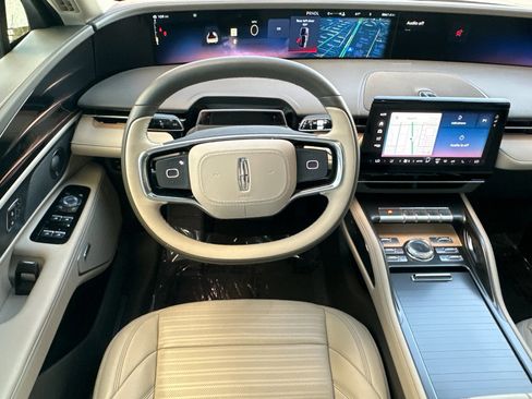 Certified 2025 Lincoln Nautilus Reserve w/ Jet Appearance Package image 15