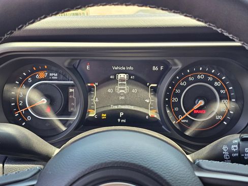 New 2026 Jeep Wrangler Unlimited Rubicon AWD/4WD image 11