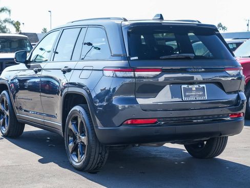 Used 2022 Jeep Grand Cherokee Altitude image 6
