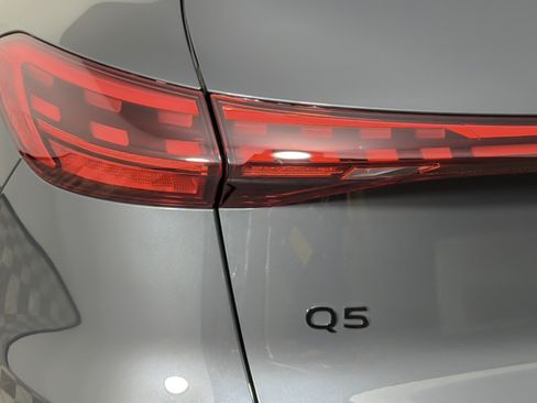 Used 2025 Audi Q5 Premium Plus w/ Premium Plus AWD/4WD image 26