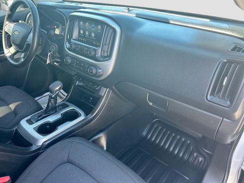 Used 2022 Chevrolet Colorado LT w/ Fleet Safety Package image 27
