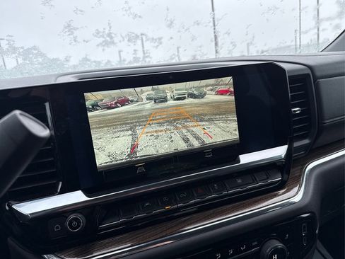 Used 2023 Chevrolet Silverado 1500 LT image 39