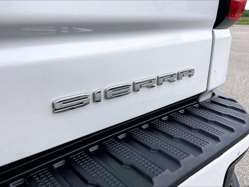 Used 2022 GMC Sierra 1500 Denali w/ Driver Alert Package II AWD/4WD image 21