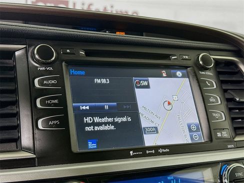 Used 2018 Toyota Highlander XLE image 7