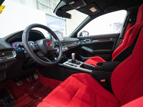 Used 2025 Honda Civic Type R image 4