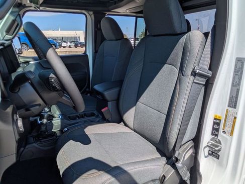 New 2025 Jeep Gladiator Sport image 12