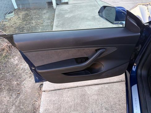 Used 2018 Tesla Model 3 Long Range RWD image 34