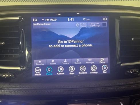 Used 2020 Chrysler Pacifica Limited FWD image 27