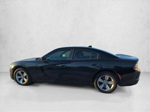 Used 2016 Dodge Charger SXT RWD image 6
