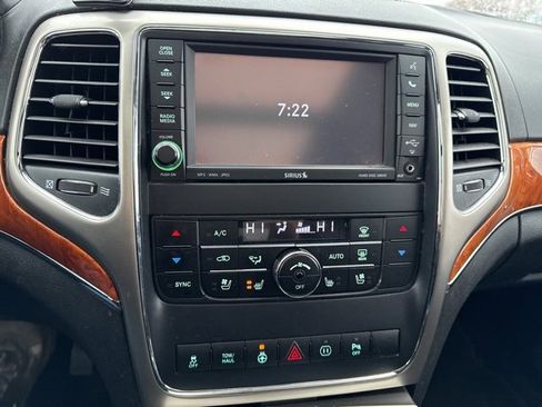 Used 2012 Jeep Grand Cherokee Overland image 16