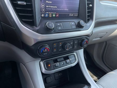Used 2021 GMC Acadia SLE FWD image 18