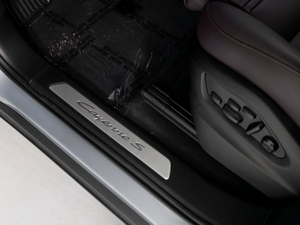 Certified 2026 Porsche Cayenne S AWD/4WD image 22