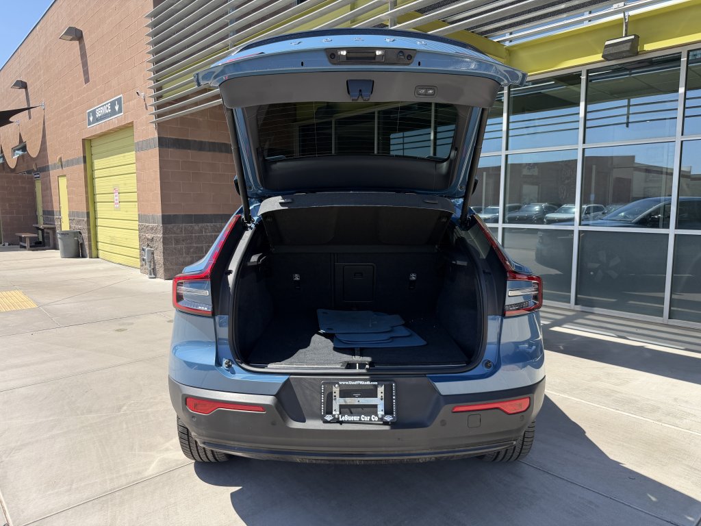 Used 2023 Volvo C40 P8 Recharge Ultimate AWD/4WD image 37