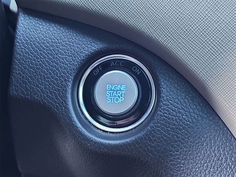 Used 2017 Hyundai Santa Fe Limited image 24