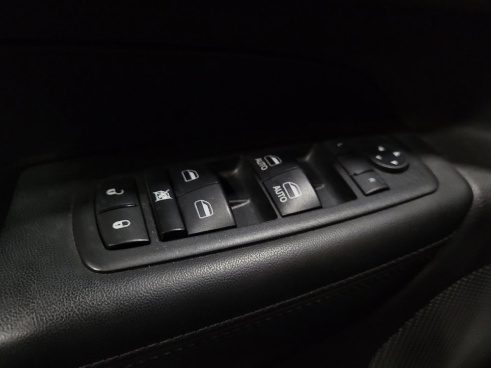 Used 2017 Jeep Grand Cherokee Laredo w/ Quick Order Package 23E AWD/4WD image 27