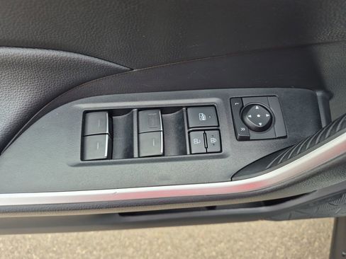 Used 2022 Toyota RAV4 XLE w/ Carpet Mat Package (TMS) image 24