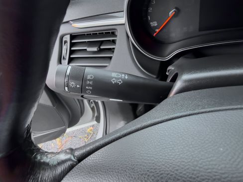 Used 2019 Chevrolet Impala LT FWD image 60