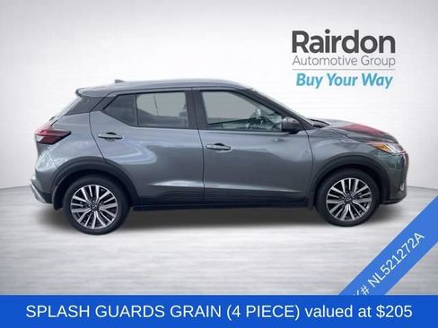 Used 2022 Nissan Kicks SV FWD image 3