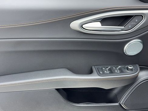 New 2025 Alfa Romeo Giulia w/ Driving Assist Package image 33
