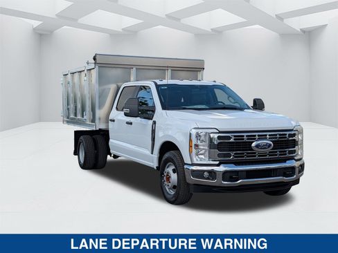 New 2026 Ford F350 XL w/ XL Chrome Package RWD image 2
