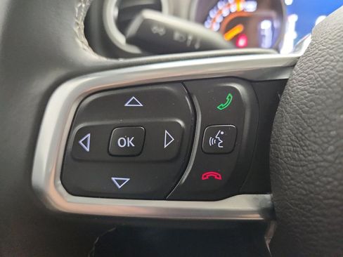 Used 2019 Jeep Wrangler Unlimited Sahara image 12