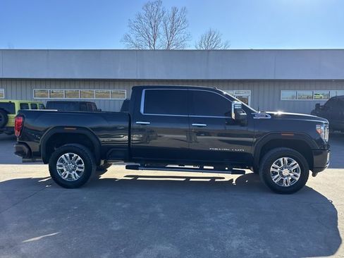 Used 2020 GMC Sierra 3500 Denali w/ Denali Ultimate Package image 2