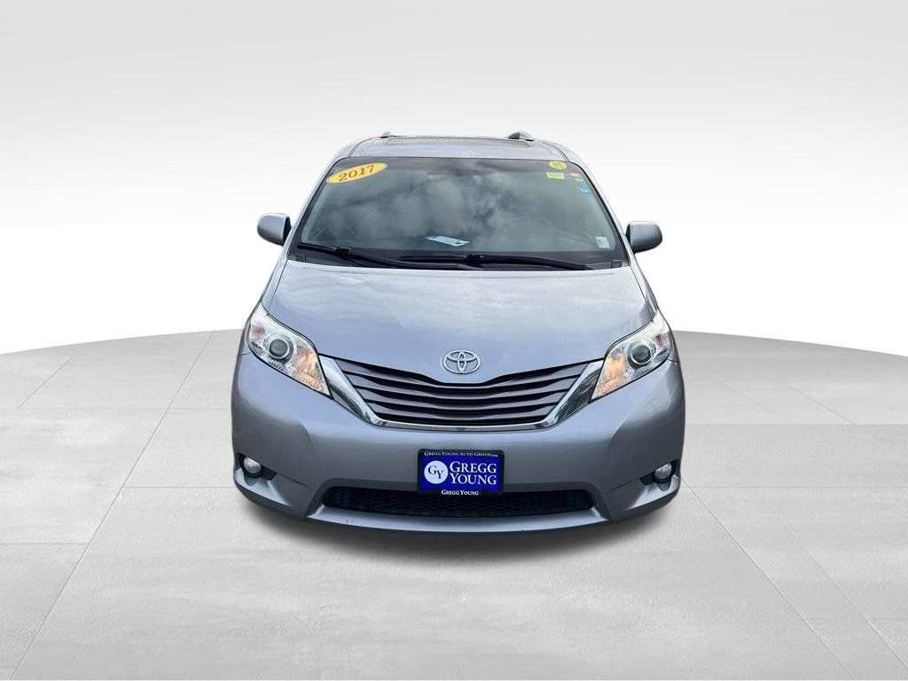 Used 2017 Toyota Sienna FWD image 8