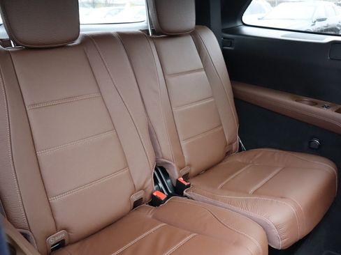 Used 2024 Mercedes-Benz GLS 450 4MATIC w/ Pinnacle Trim Package image 18