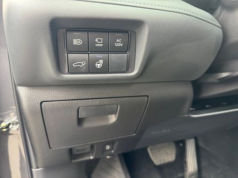 New 2025 Toyota Highlander Limited image 18