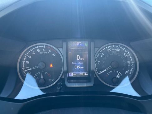 Used 2020 Toyota Tacoma TRD Off-Road w/ TRD Premium Off Road Package AWD/4WD image 20
