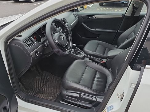 Used 2018 Volkswagen Jetta SE image 7