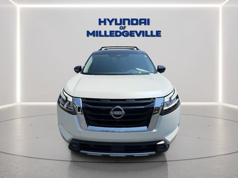 Used 2023 Nissan Pathfinder Platinum w/ Lighting Package (N93) AWD/4WD image 9