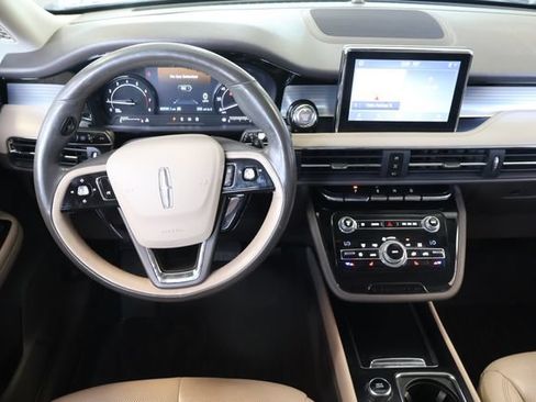 Used 2020 Lincoln Corsair FWD w/ Equipment Group 101A image 17