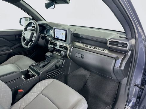 Certified 2025 Toyota Tacoma SR5 image 27