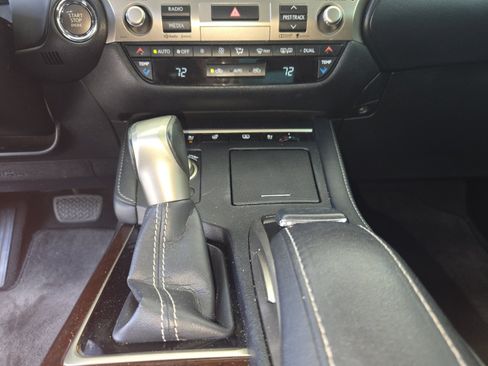 Used 2016 Lexus ES 350 w/ Luxury Package w/Wood Trim FWD image 12