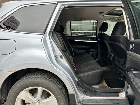 Used 2013 Subaru Outback 2.5i Premium AWD/4WD image 18