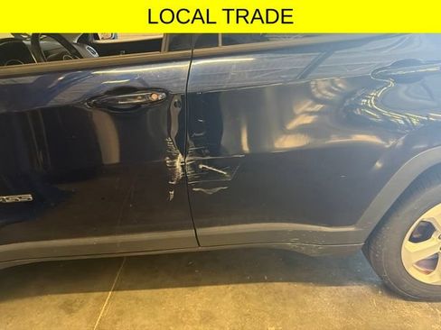 Used 2017 Jeep Compass Latitude w/ Popular Equipment Group FWD image 2