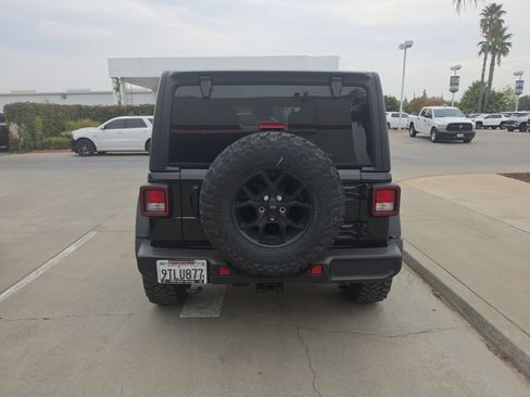 Used 2025 Jeep Wrangler Unlimited Sport AWD/4WD image 5